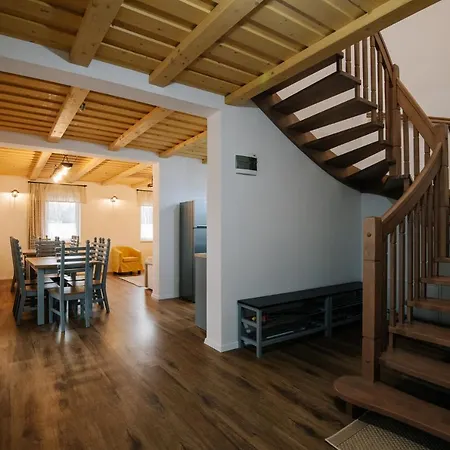 Kőszikla Kulcsosház Villa *