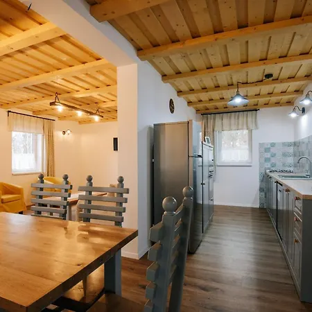 Kőszikla Kulcsosház Villa Ivó